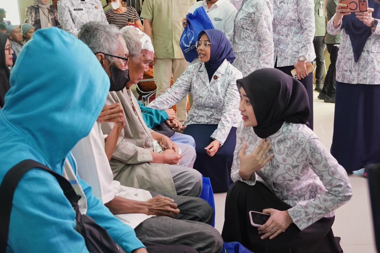 Temui Pasien di RSUDAM, Wagub Jihan Pastikan Layanan Kanker Terus Diperkuat