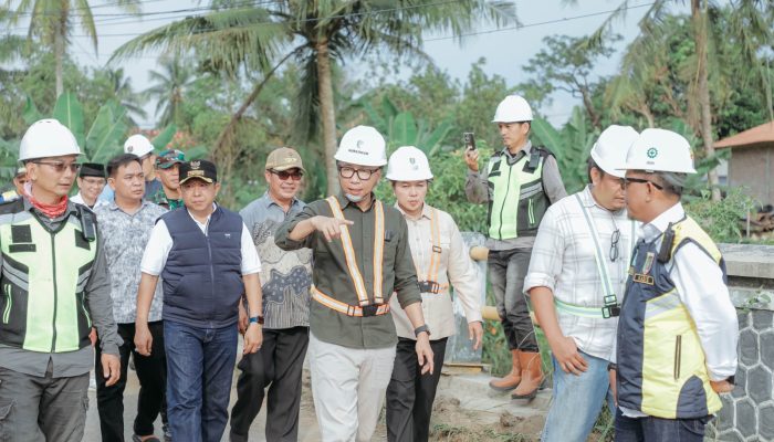 Rp38,3 Miliar Digelontorkan, Jalan Padang Ratu–Pekurun Udik Mulai Dibeton