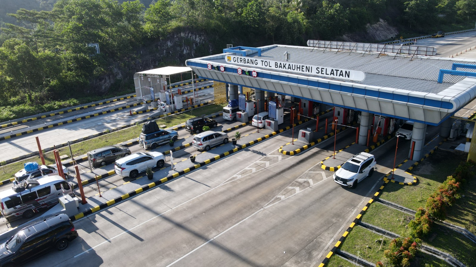 Arus Kendaraan di Tol Bakauheni–Terbanggi Besar Naik 17,4 Persen Selama Libur Panjang Kenaikan Isa Almasih