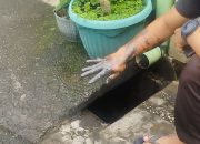 Sumur Tercemar dan Drainase Penuh Oli, Warga Sawah Brebes Keluhkan Limbah B3 dari KAI