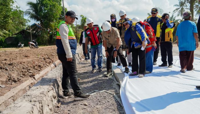 Gubernur Lampung Minta Perbaikan Jalan Gunung Sugih–Kota Gajah Diawasi Ketat