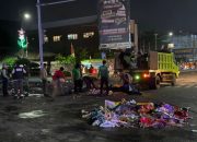 DLH Bandar Lampung Kerahkan 50 Petugas Bersihkan Sampah Nobar yang Viral