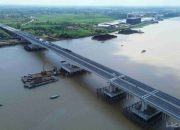 Pembangunan Tol Palembang–Betung Maju, HKA Pasok 5.581 Ton Hotmix untuk Jembatan Musi