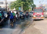 Tumpahan Oli Jalan Urip Sumoharjo Dibersihkan, Pengendara Diminta Waspada
