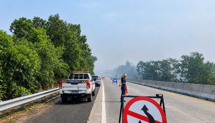 Asap Kebakaran Ganggu Tol Bakauheni-Terbanggi Besar, Petugas Siaga
