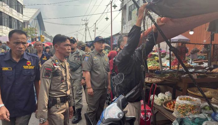 Pemkot Bandar Lampung Tertibkan Pedagang di Pasar Pasir Gintung